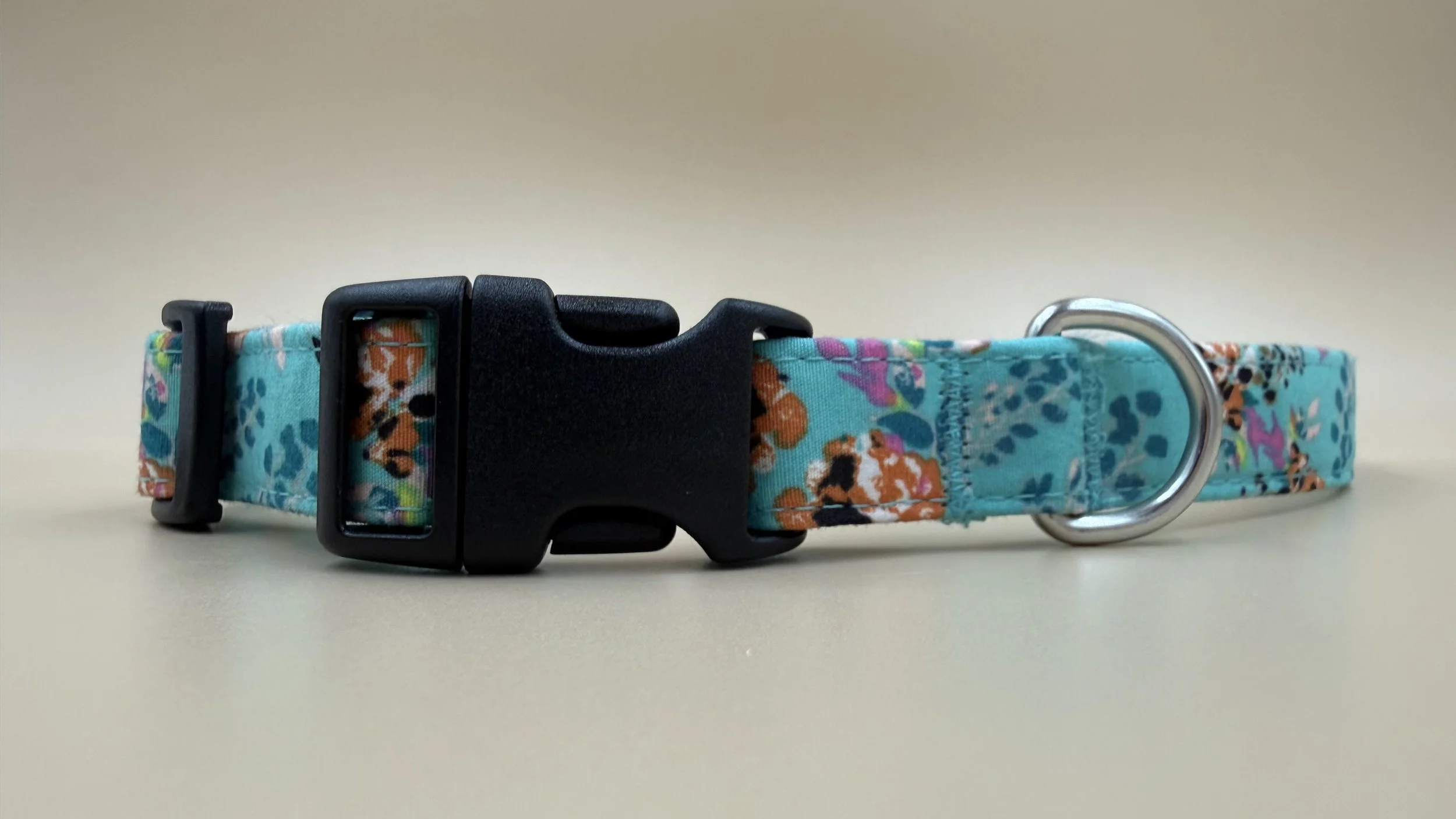 Tropical Whiskers Collar