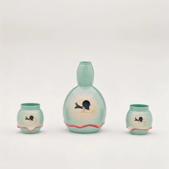 Snail Shadow Sake Set, 1993
ceramic, 6 x 3 (decanter) in., 1.75 x 1.5 (cup) in.
