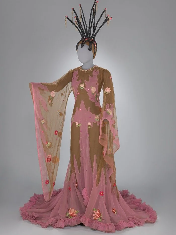 🩷 Take a closer look at an original costume from 1975, designed by Geoffrey Holder for &ldquo;The Wiz&rdquo; and worn by Dee Dee Bridgewater as Glinda on Broadway. 

#BlackHistoryMonth #TheWiz