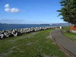 Community Hike with Mia