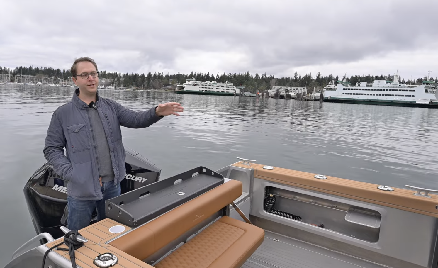 Oaksmith Yachts Does a Detailed Walkthrough of the Defender 22 Storm Bow