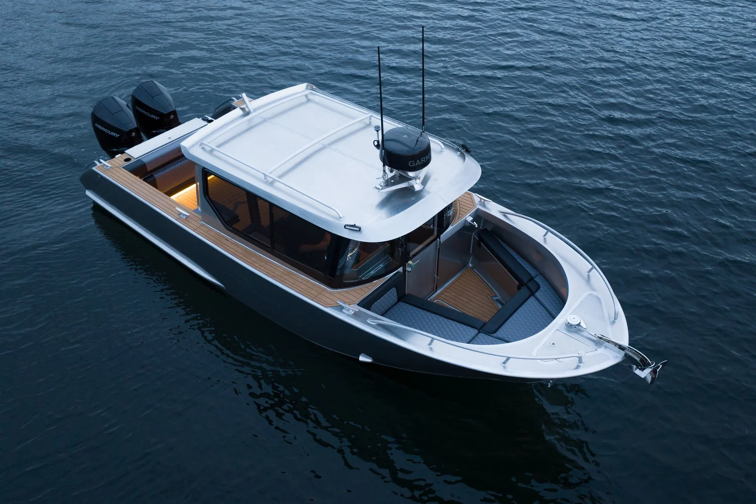 Defender 22 Open Bow