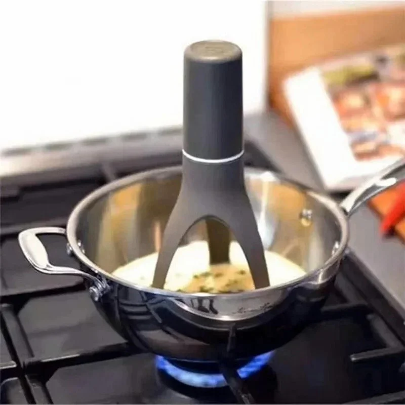 Automatic sauce stirrer for effortless cooking