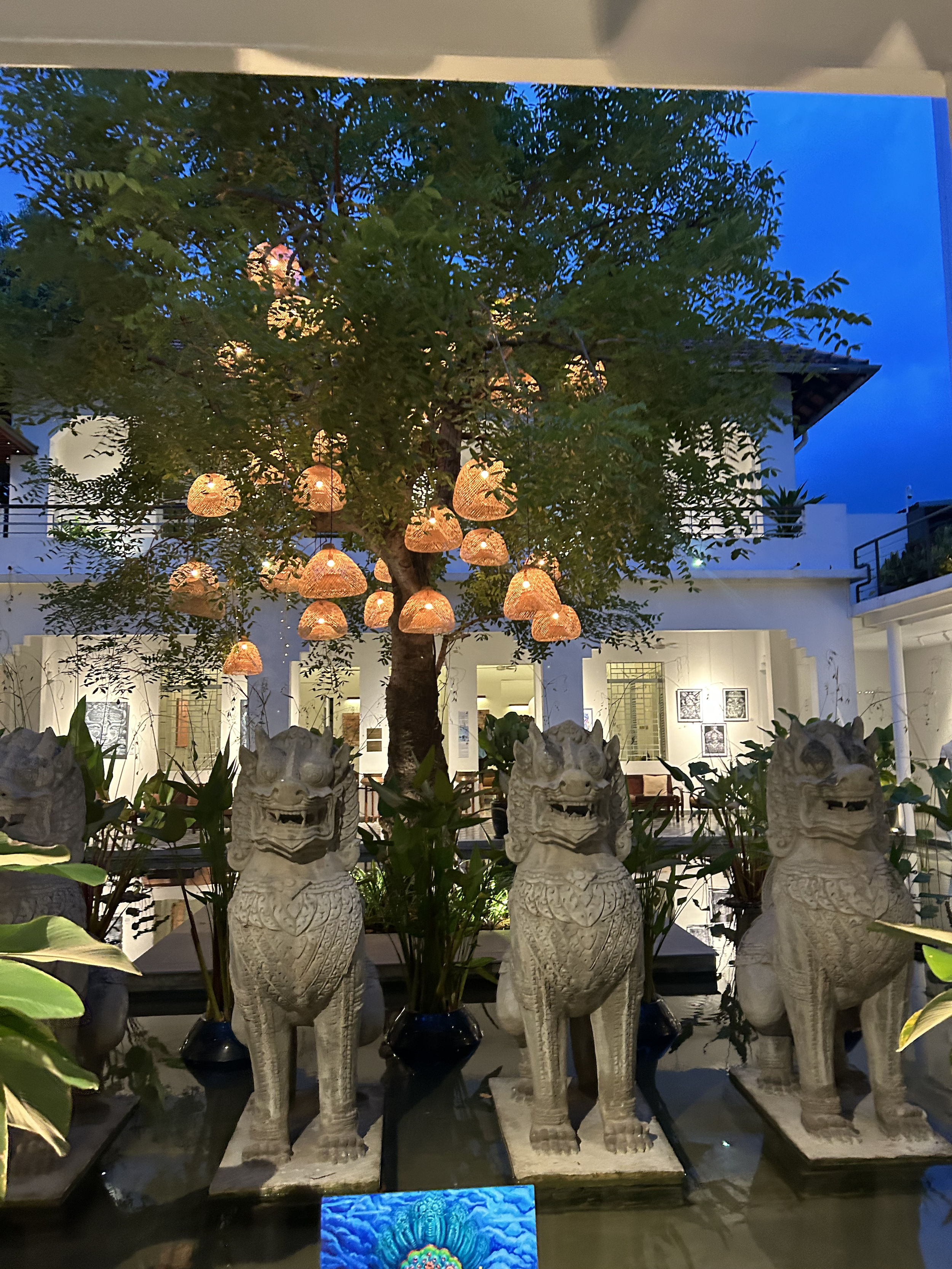 Phnom Penh hotel at night.png
