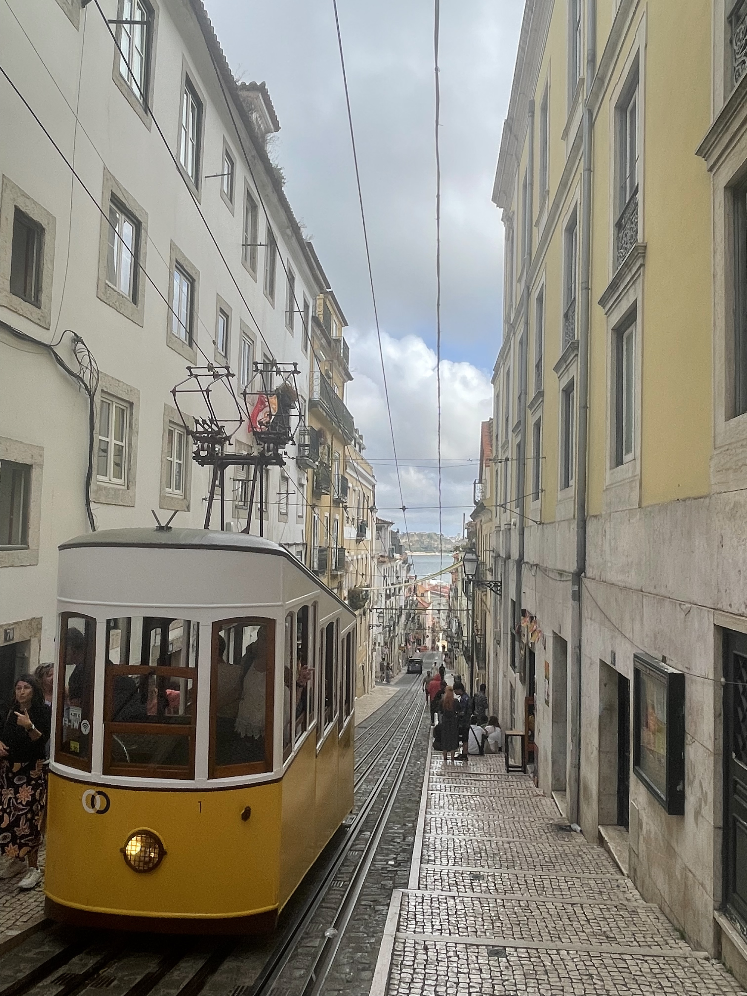 tram lisbon.png