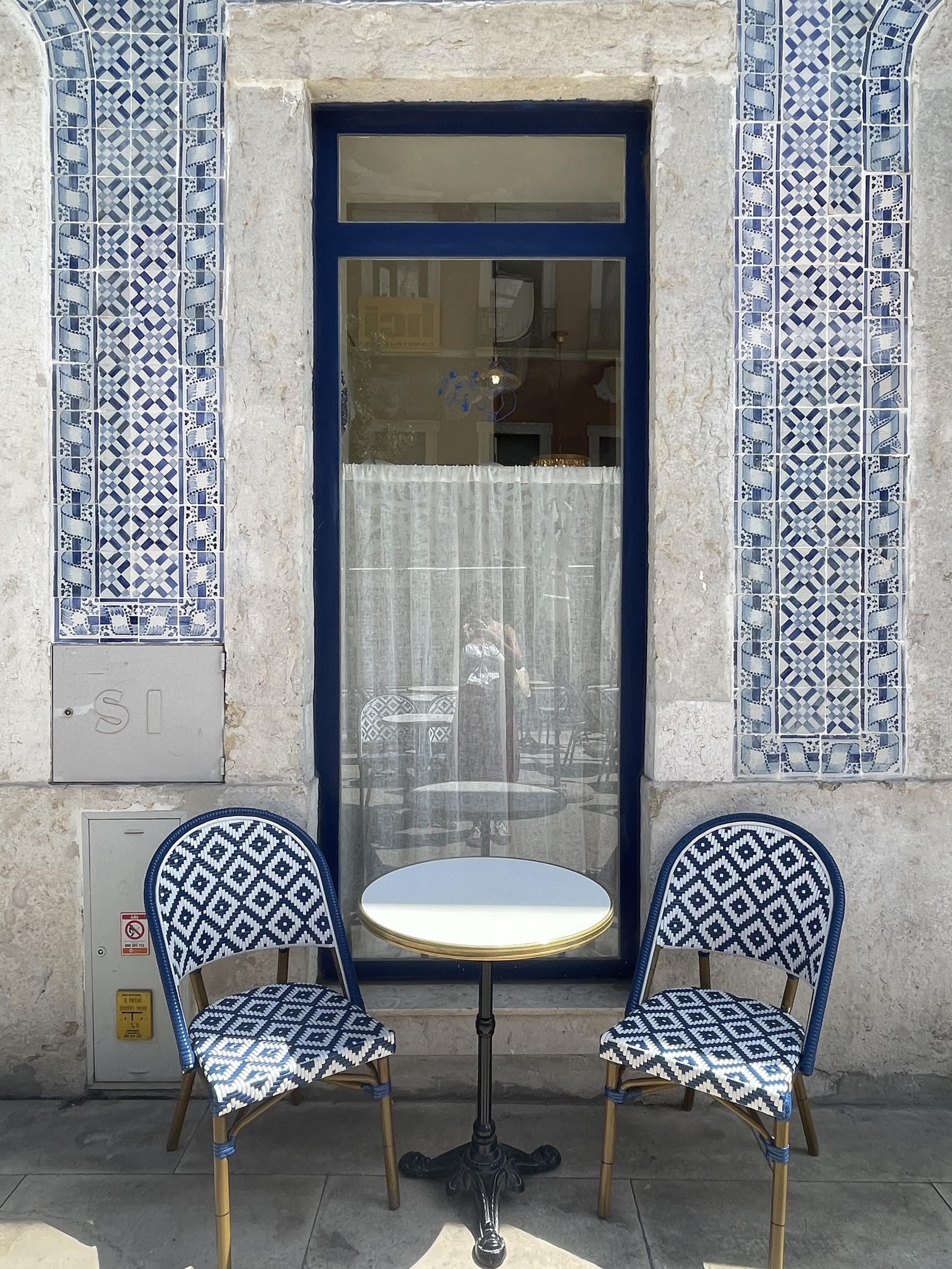 chairs colors Lisbon.png