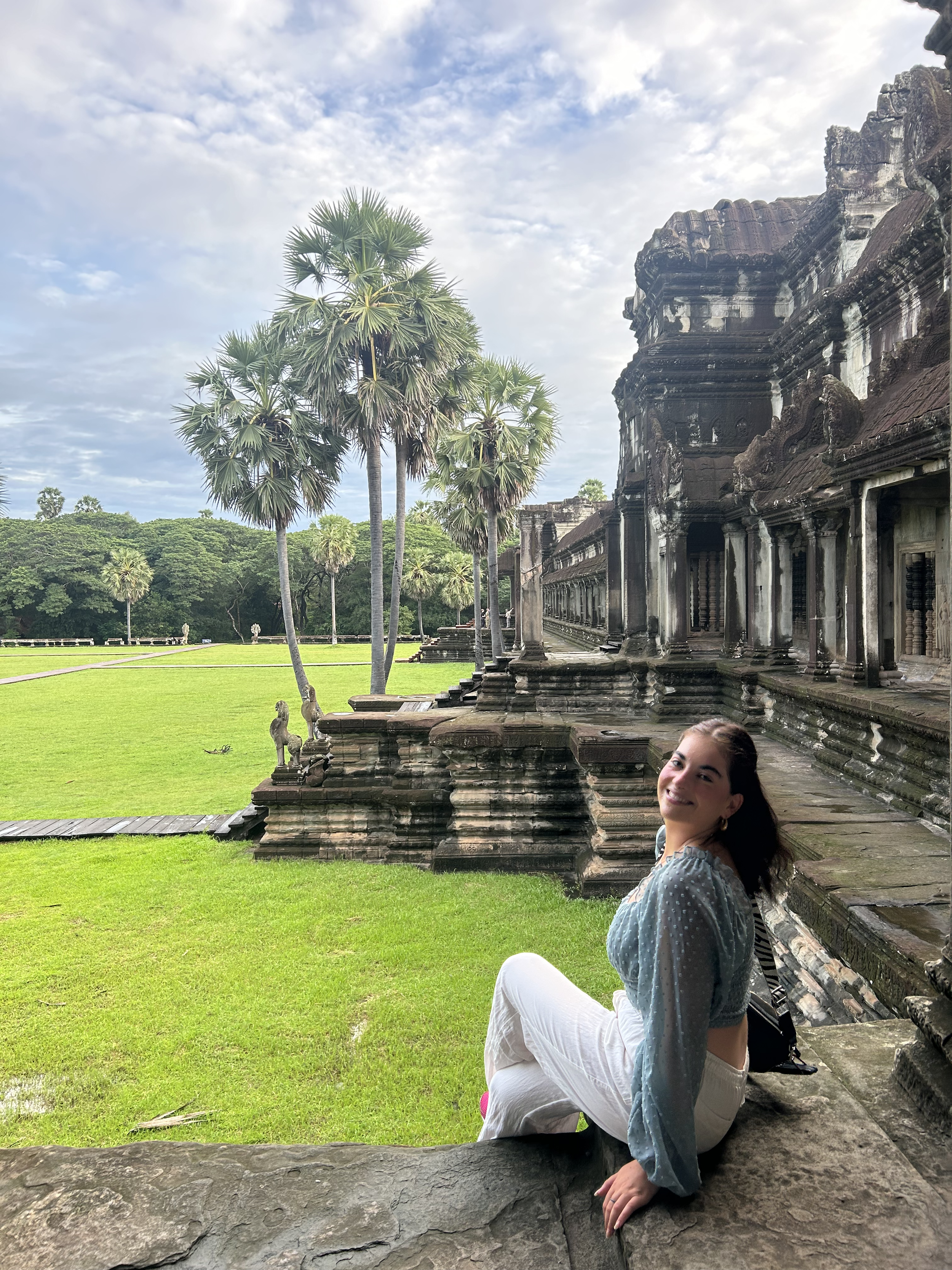 Ankor Wat temple view .png