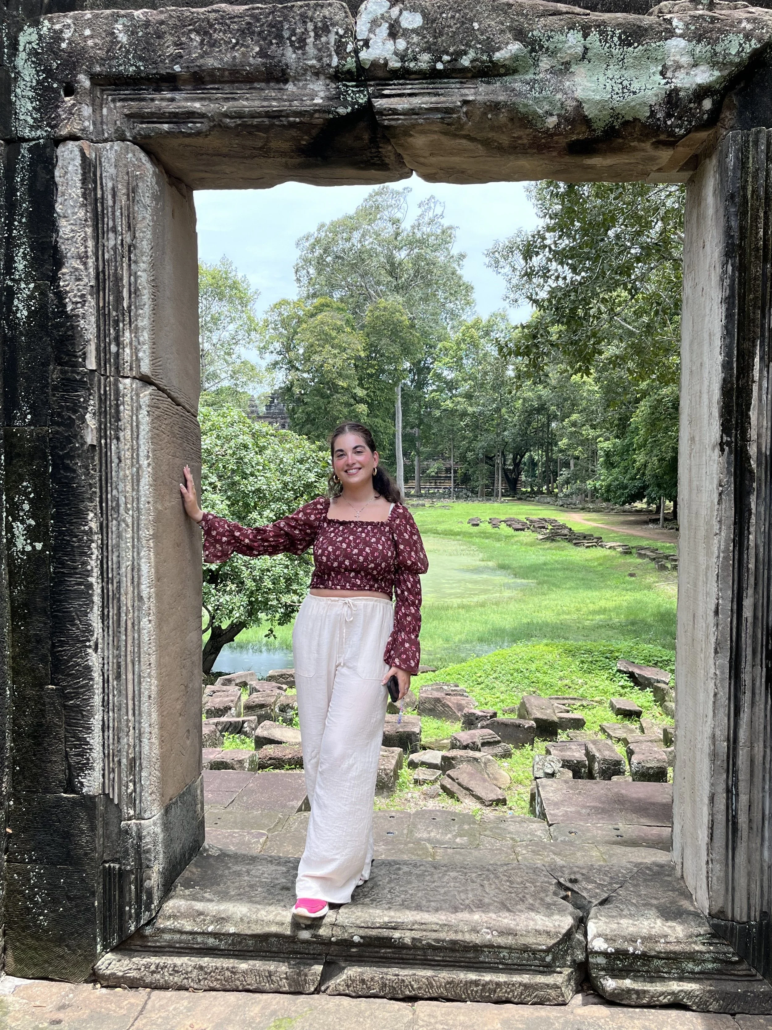 ruins Ankor Wat.jpg