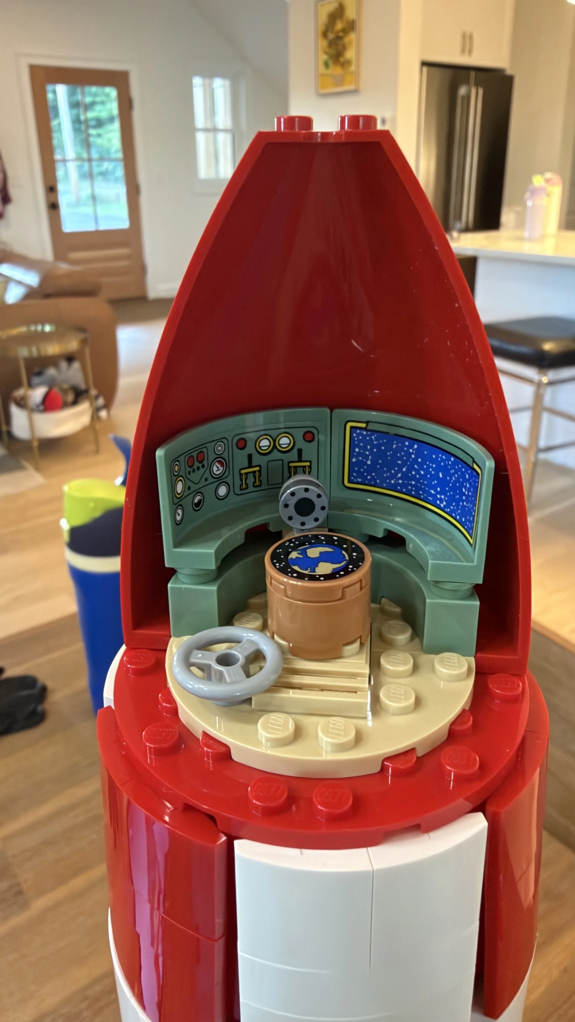 Hidden control room inside the cone of LEGO Tintin Moon Rocket 21367
