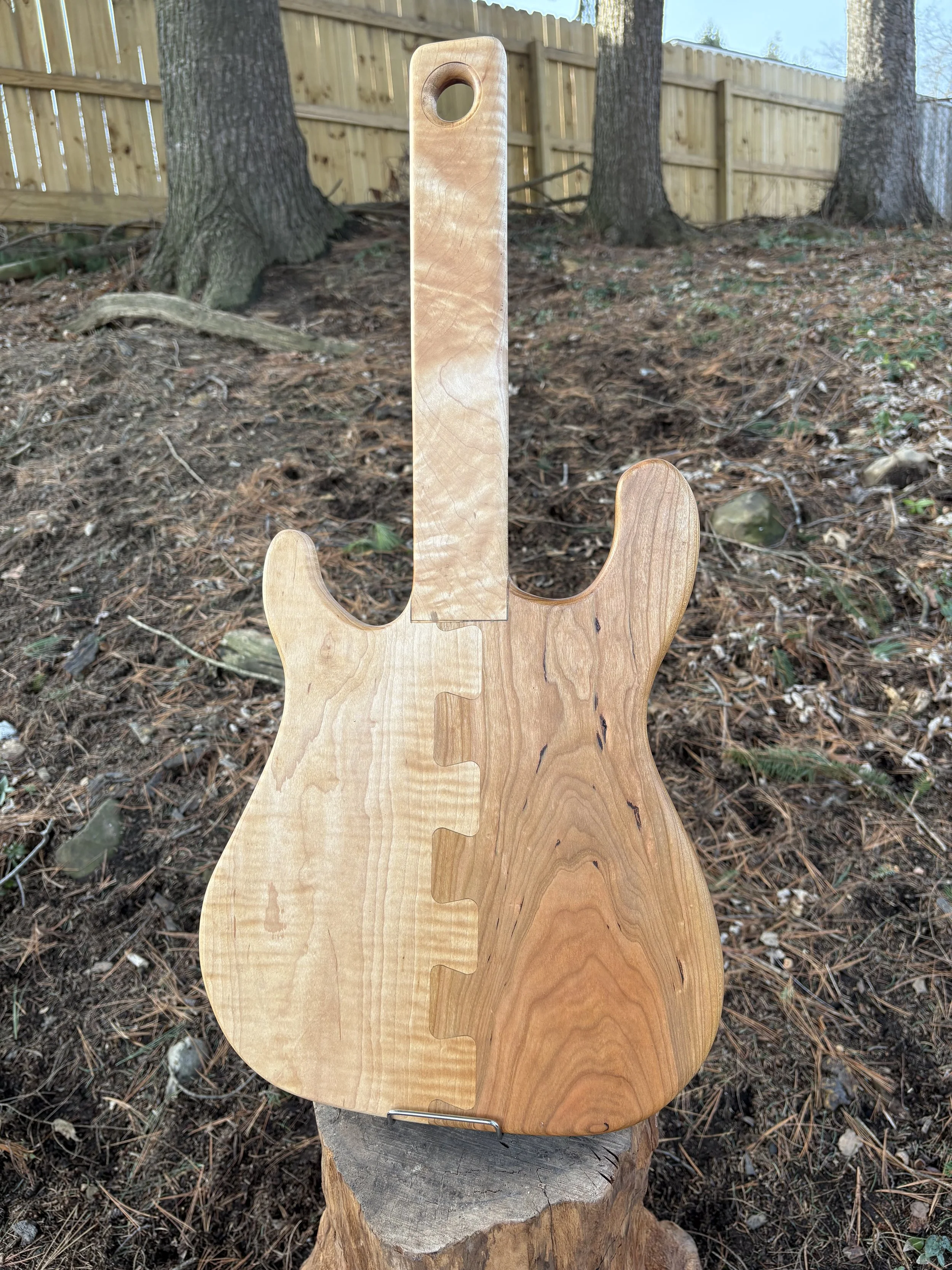 Guitar Cutting Board (Gibson Stratocaster style)