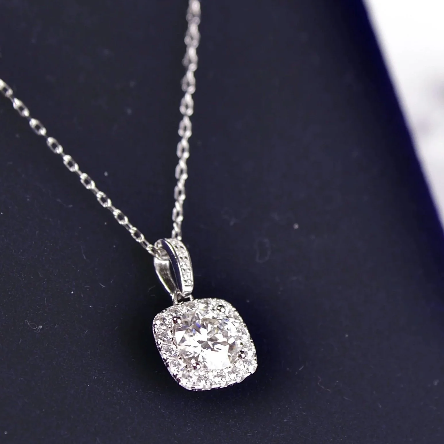 1 Carat moissanite necklace
