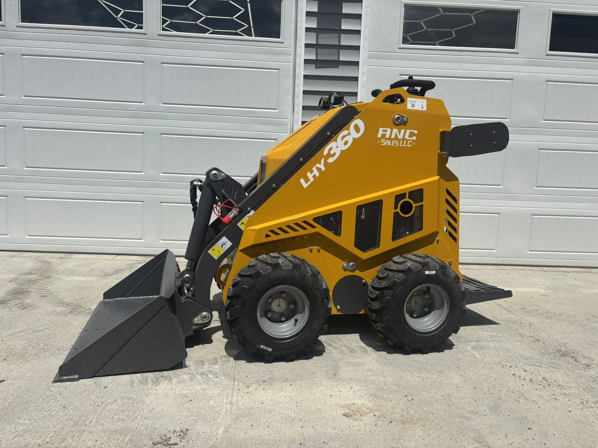 2026 Huayee LHY360 Mini Skid Steer