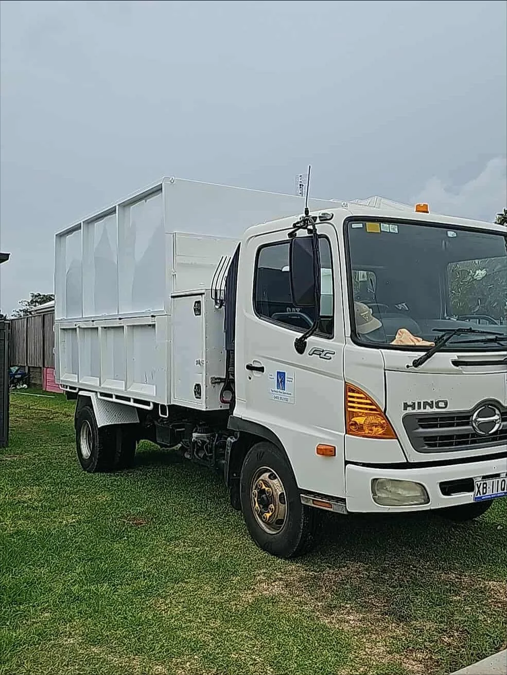 A little bin upgrade for our biggest fleet member. WHATS NEXT!? #tiptruck #hinotipper #mulchtruck #hinofleet #arbtruck