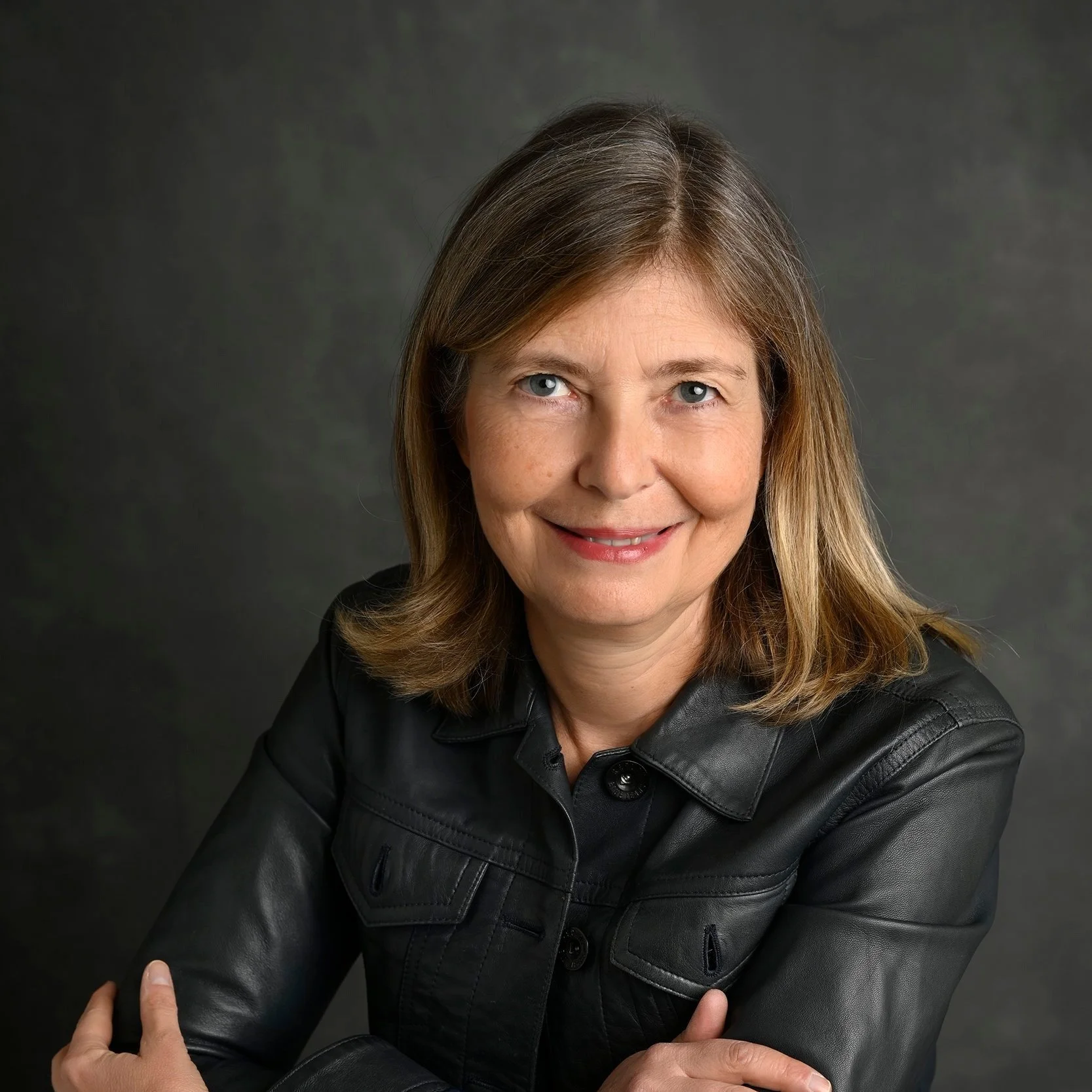 Shows Flore Cassin an executive coach based in Paris and offering global services online