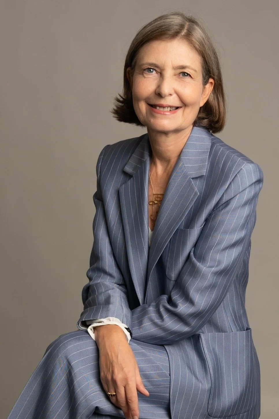 Flore Cassin is a systemic coach offering executive coaching and entrepreneur coaching services