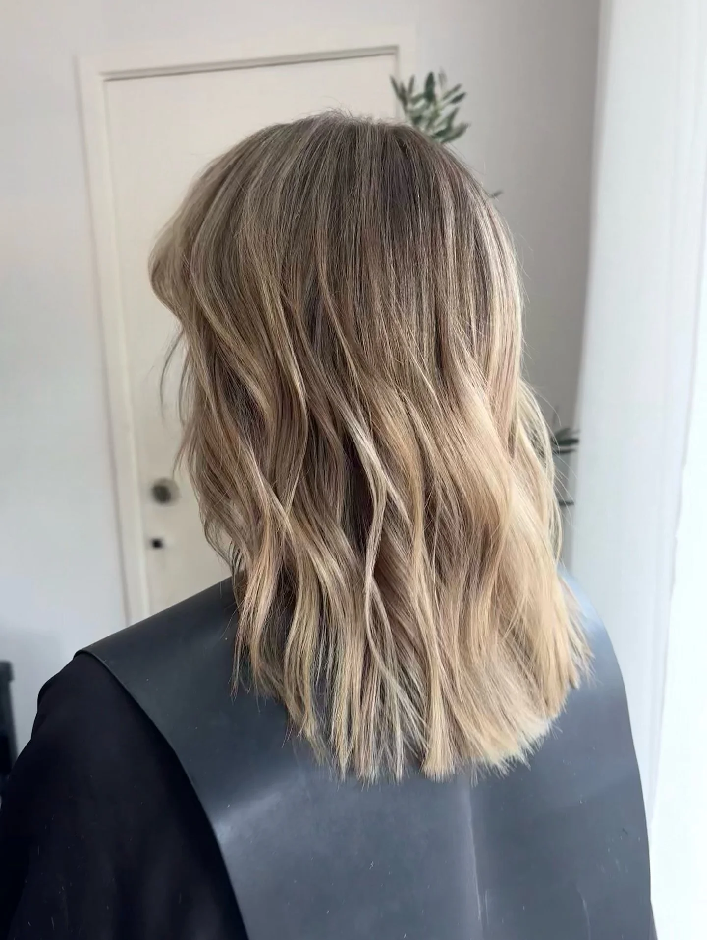 When everything grows out&hellip; but starting from scratch isn&rsquo;t needed for it to feel fresh again. 🤍

Tahne refined the regrowth, softened the blend and reshaped the ends for that effortless, lived-in finish.

Low maintenance. High impact. S