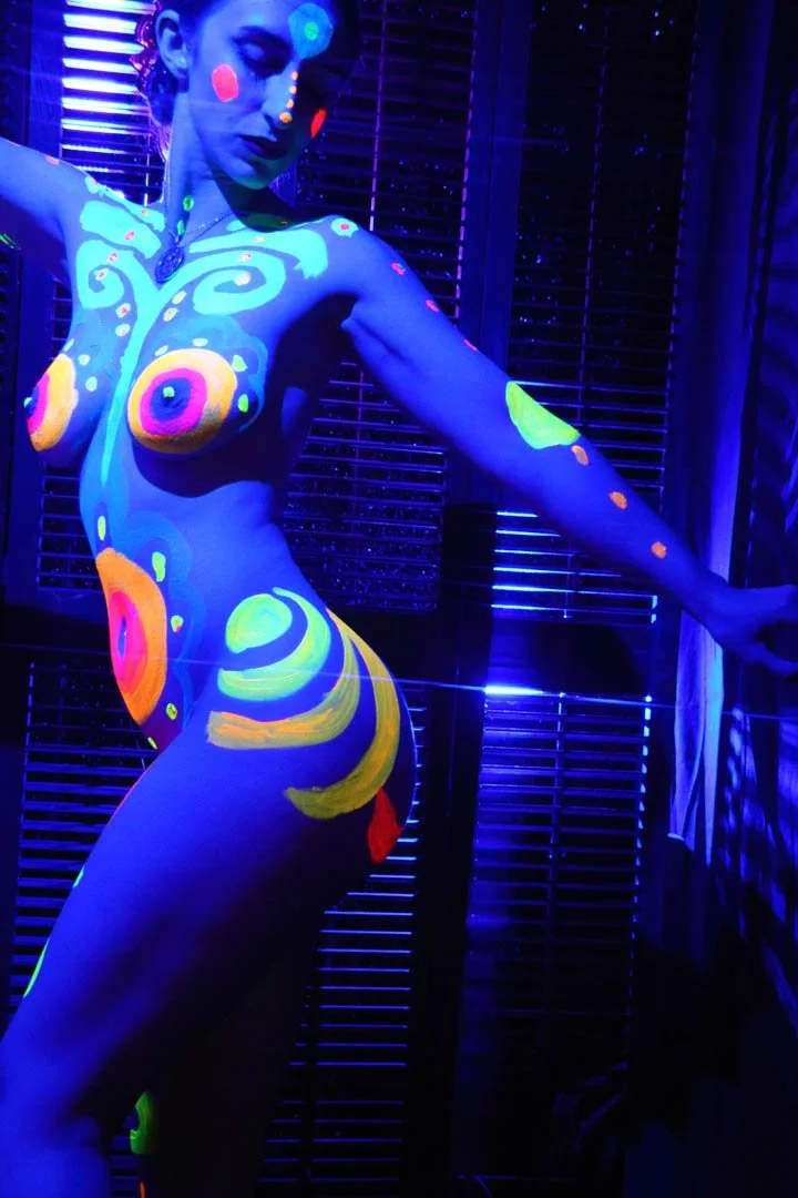 Photo Credits: Mike Knuist, April 2022
Painting: Iza Howler
https://www.instagram.com/art_via_chainsaw/