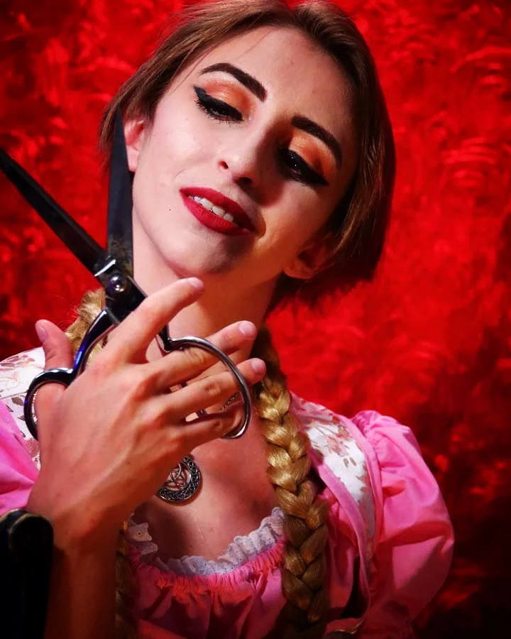 Photo Credits: Mike Knuist, July 2022
Costume by: Lily Creek
https://www.instagram.com/art_via_chainsaw/