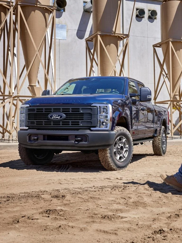 shot_03_27my_f250_xl_off_rd_pckg_construction_v1.webp_max-qualit