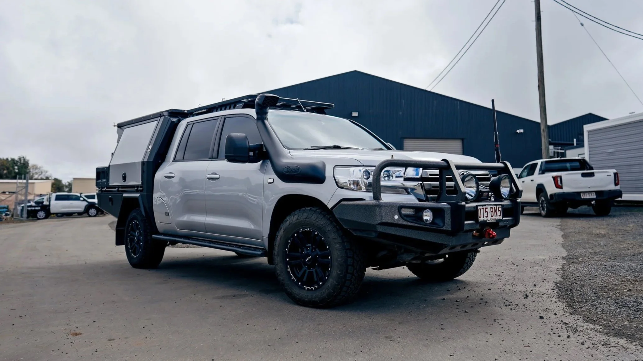 2021 GXL 200 Series Dual Cab