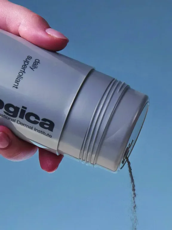 I-027542-A3-Dermalogica-DailySuperfoliant.webp