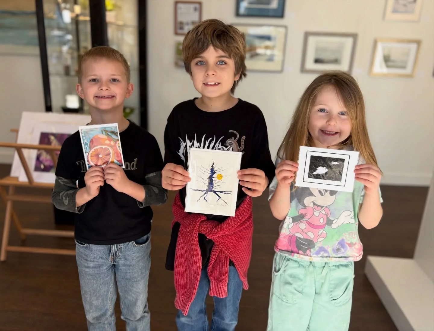 Some happy customers left the Ridgefield Art Gallery with some beautiful, original artwork today! Congratulations to those whose art was sold as well as those who get to cherish it now. 
#shoplocal #supportlocalartists #artistssupportingartists #artg