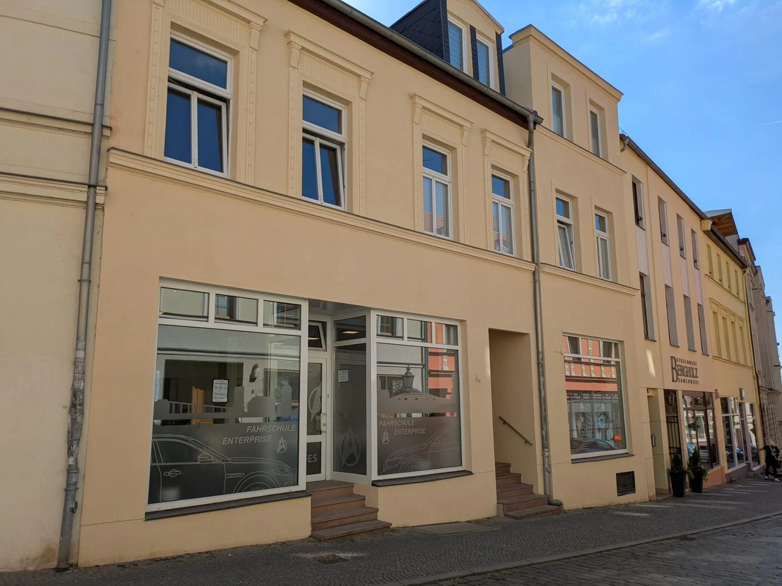 Sanierung Neuordnung eines Mehrfamilienhauses