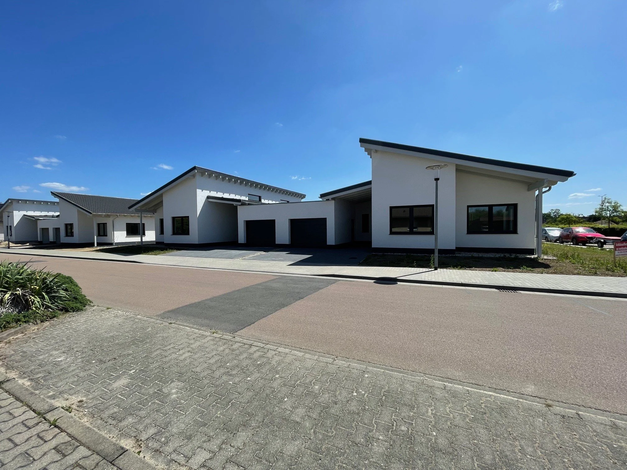 Doppelbungalow mit versetzten Pultdächern