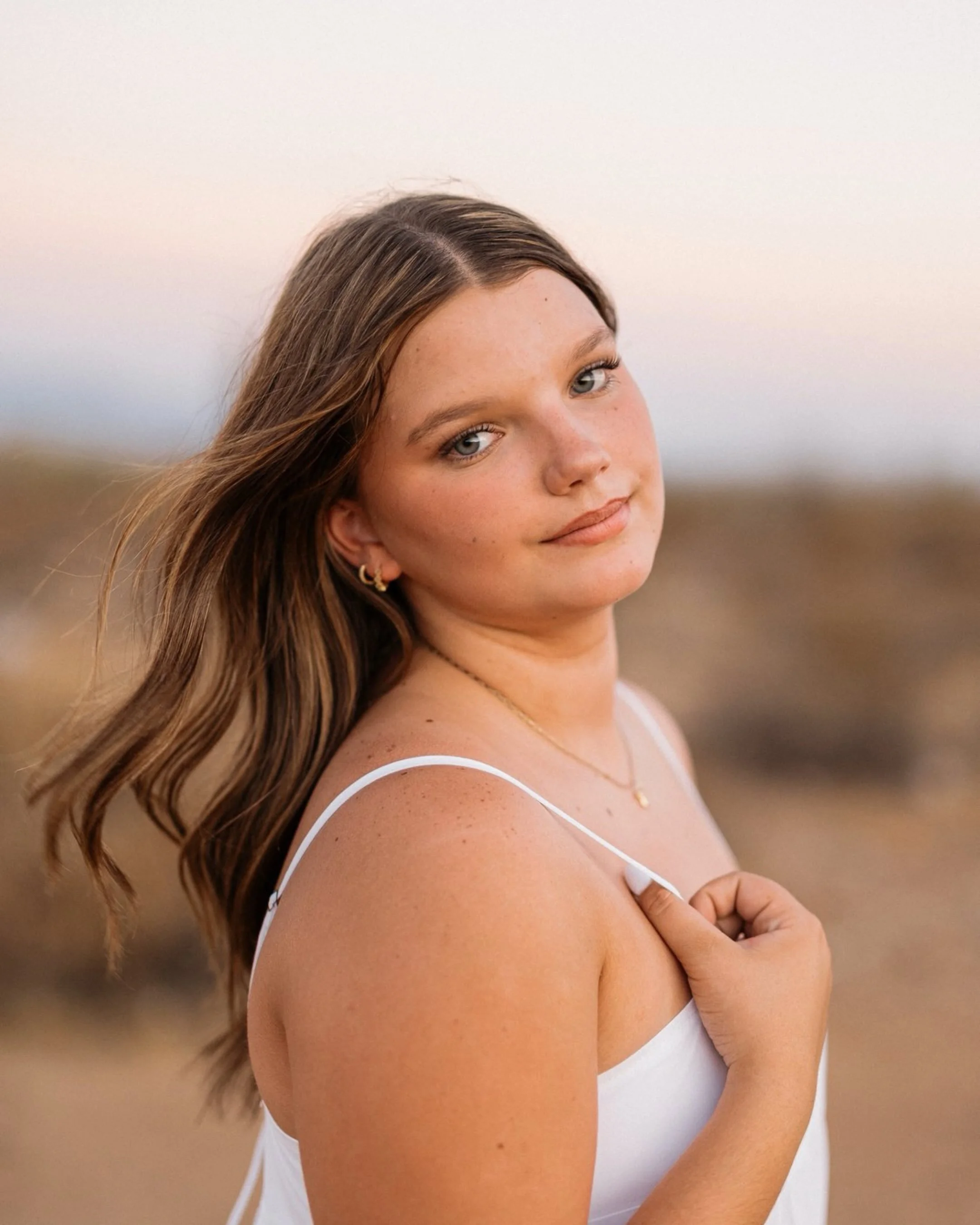 uhmmmm hellooooo!! 😍 Piper is one of my senior reps this year and we had SO much fun at her first session!! Like&hellip; are you kidding me?! Isn&rsquo;t she gorgeous?! 😭🤍

If you&rsquo;re a high school senior in Phoenix, Surprise, or anywhere in 