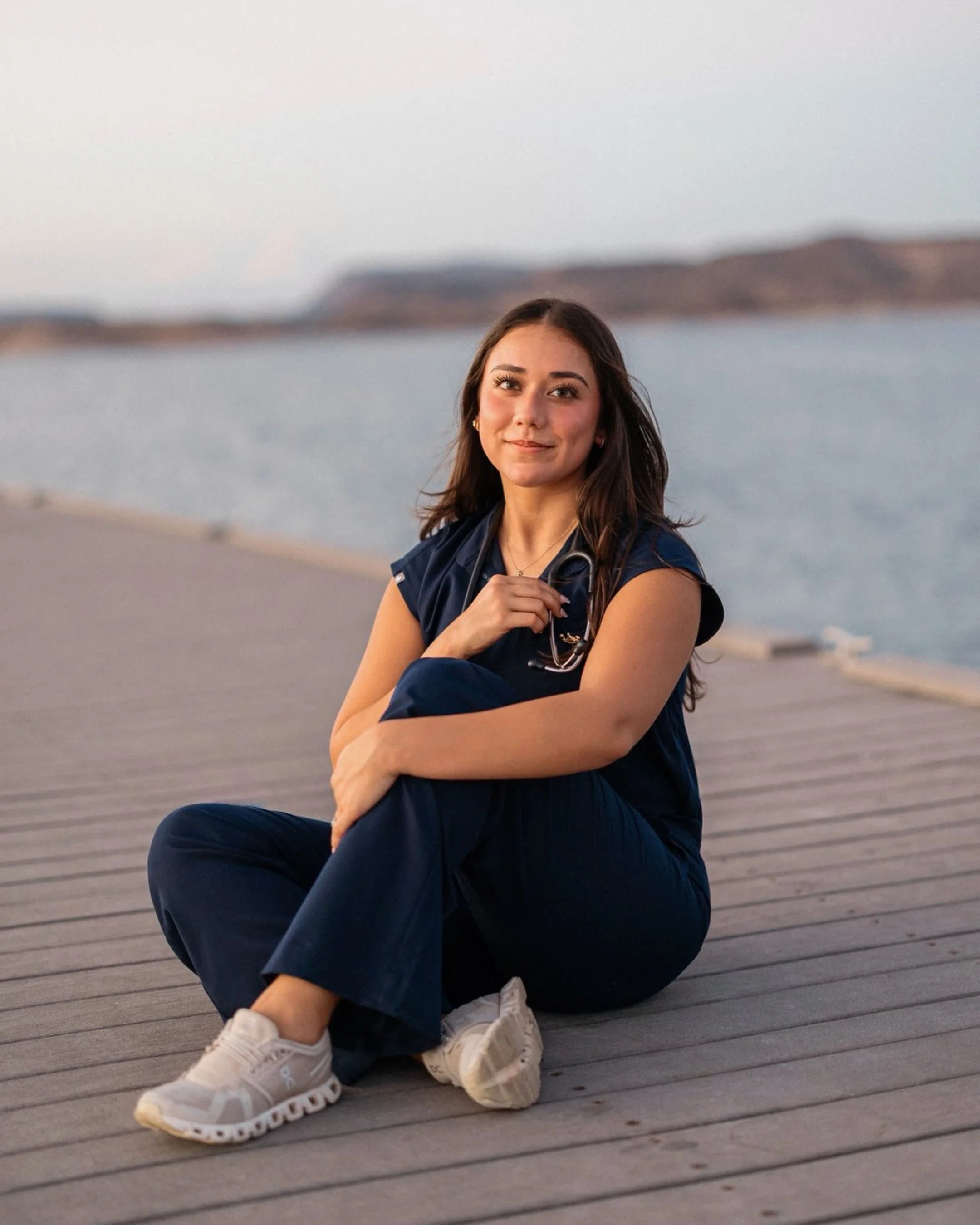 College grad sessions at the lake?! Say less!!! 🌊

Had the best time celebrating Bella and her graduation from nursing school! I still can&rsquo;t believe spots like this exist in Arizona&hellip; it definitely doesn&rsquo;t feel like the desert. ✨

