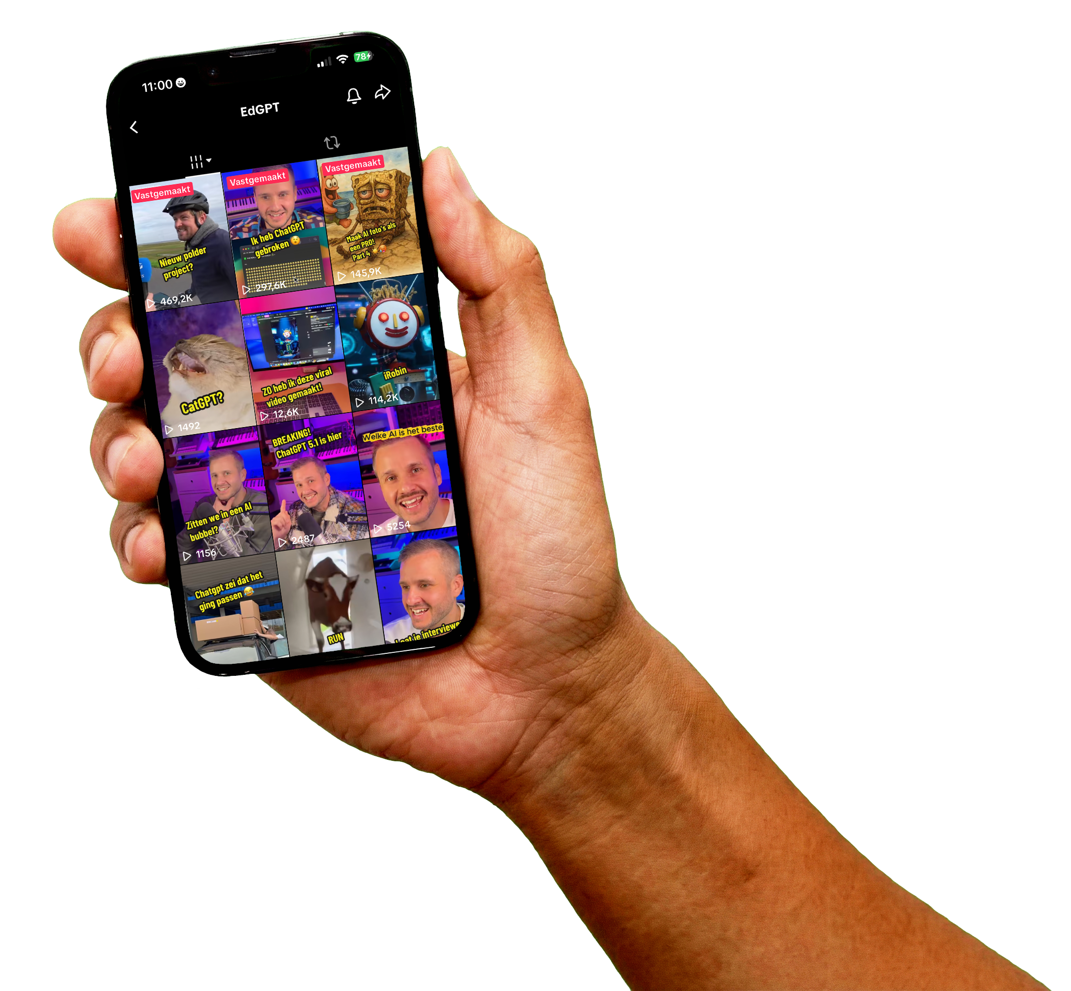 Een hand houdt een smartphone die TikTok-video's toont met verschillende personen en onderwerpen, waaronder katten en tech.