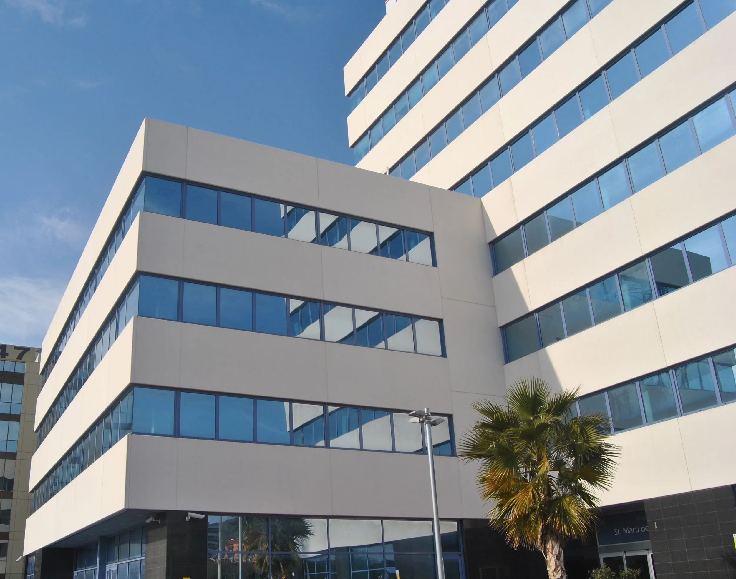 Edifici de locals i oficines a&nbsp;Sant Just