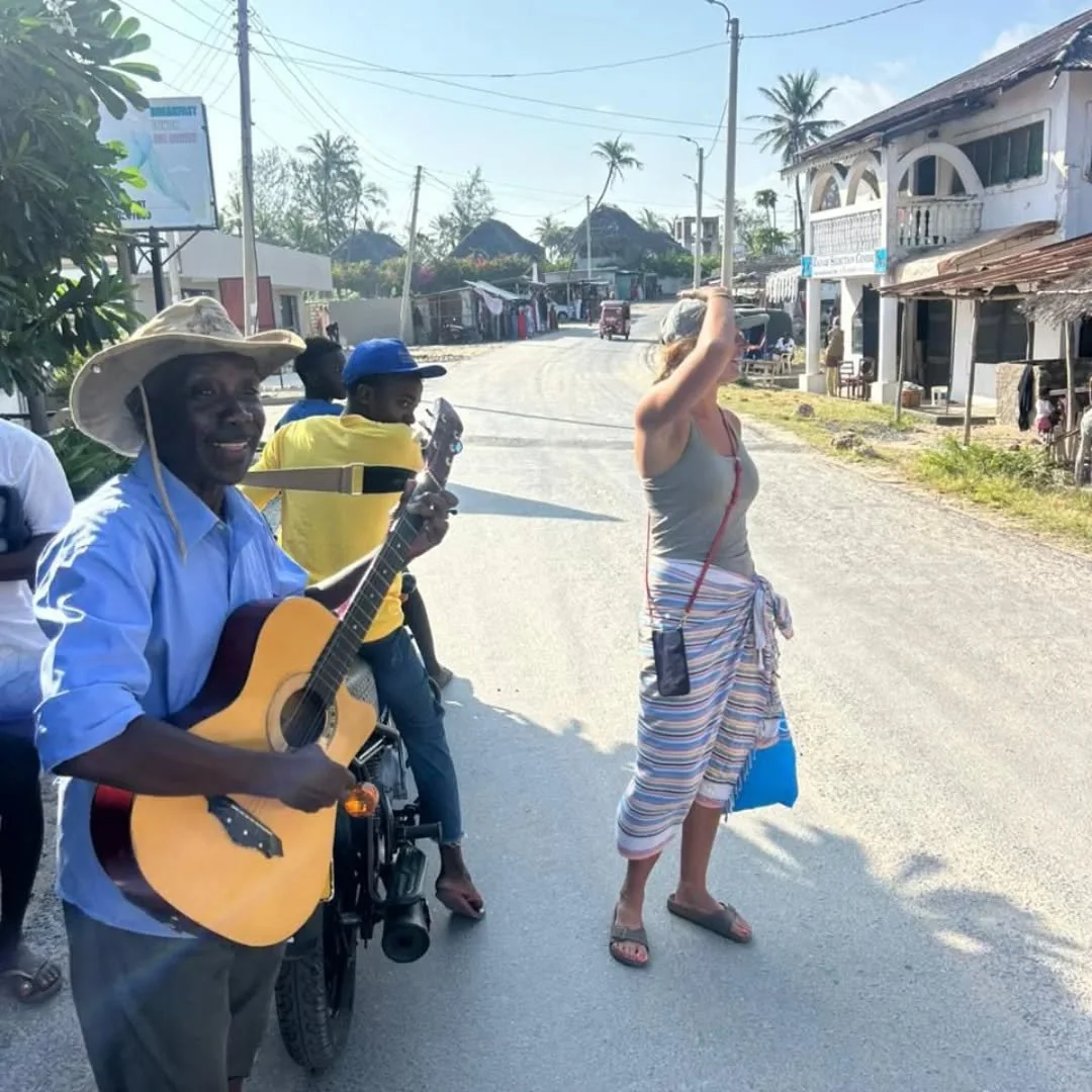 #Explore.watamu.kenya 

Weekend activities 
Enjoy ride while taking a view of watamu
We explore.watamu.kenya never disappoint