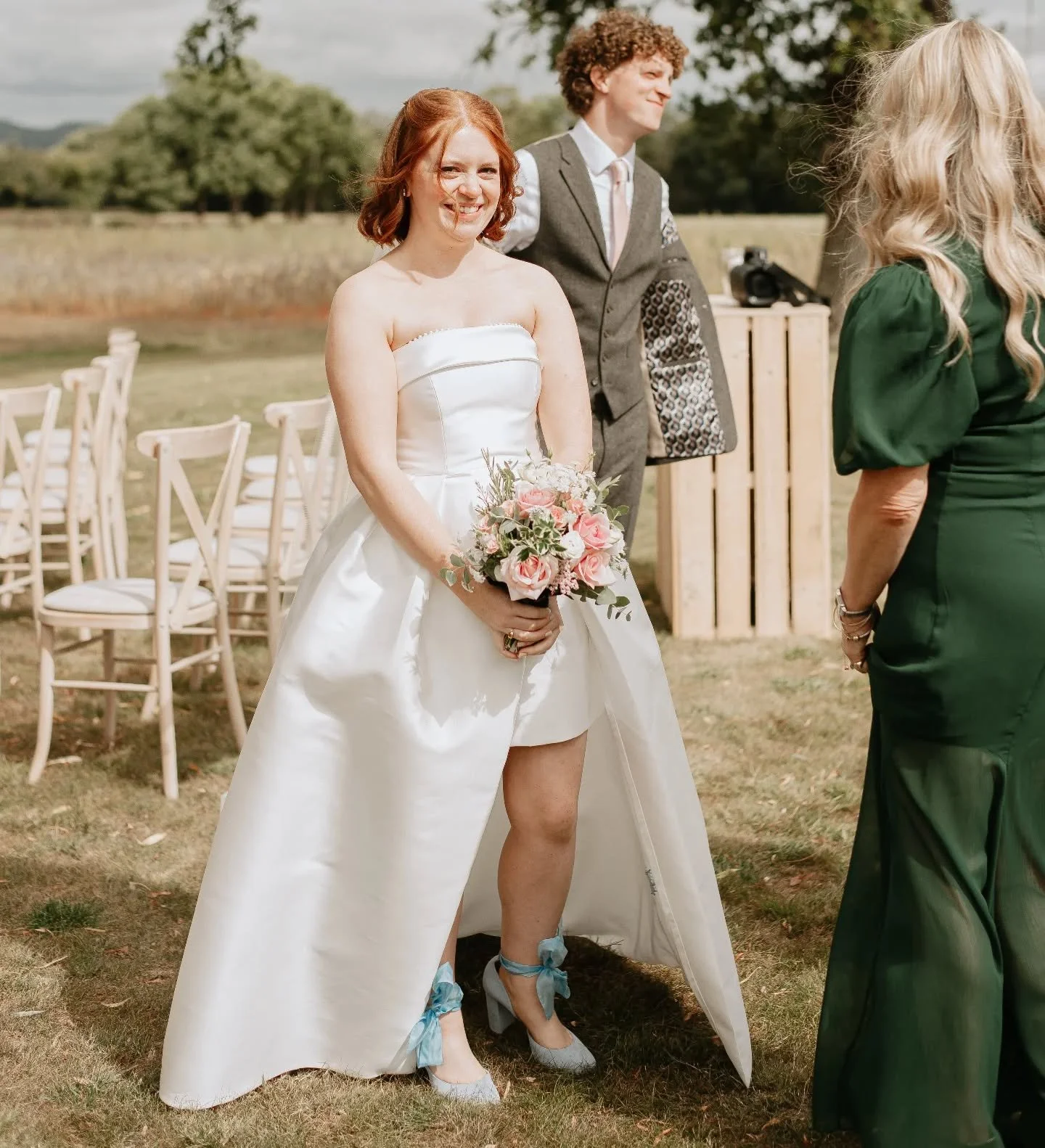 Hannah | Bespoke Bride 🤍

Hannah came to me with a clear vision, and together we brought it to life. Blending her inspiration with my expertise, we sketched, refined, and developed her final design.

The gown features a structured strapless bodice w