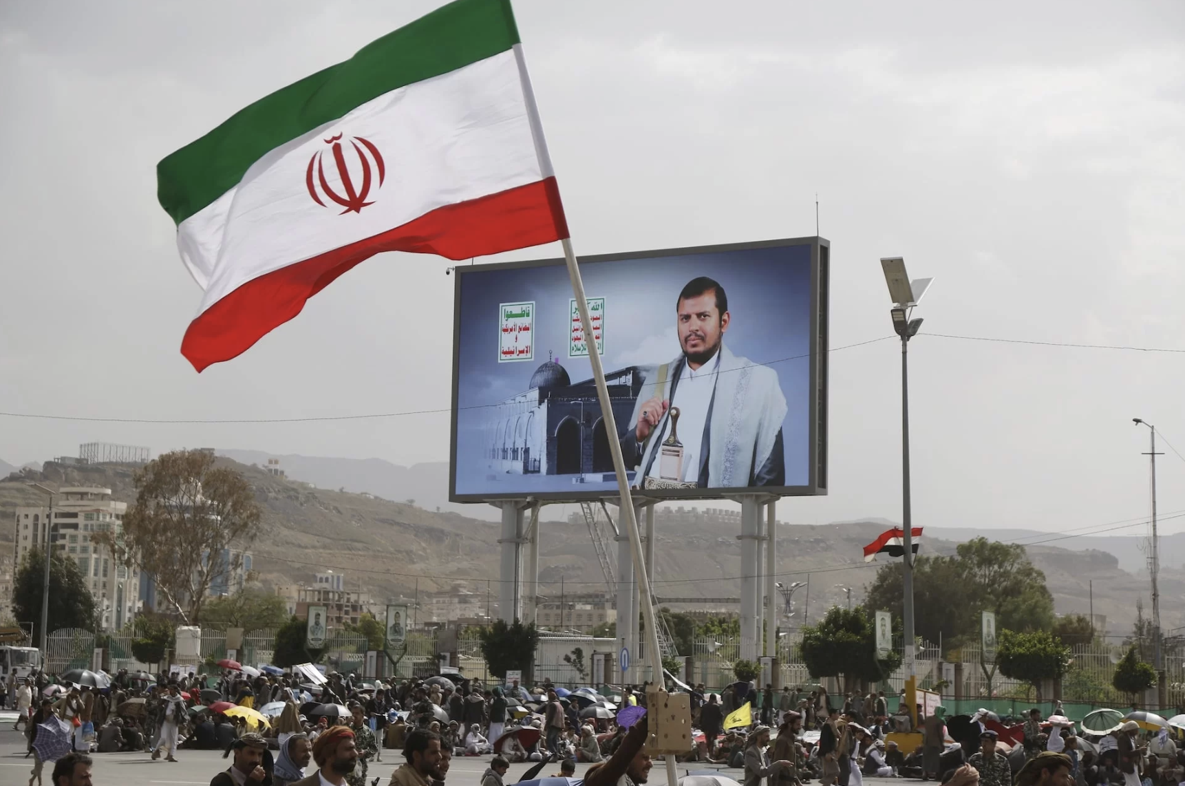 هل سيتحرك الحوثيون للدفاع عن إيران؟