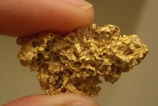 Gold Ore sold per ton / Raw Gold sold per weight and purity... minimum order , $10,0000,00.00