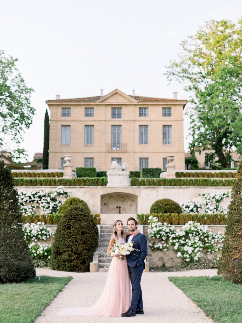 Right before everything changes. 
There &acute;s always a moment like this.
Quiet.
Suspended.
Real.
&hellip;
Venue : @chateaudelagaude
Photographer: @crisweddingphotography
Workshop : @jeremie_hkb 
Flowers : @byemilyalarcon 
Jewels : @sohelo_bijouxma