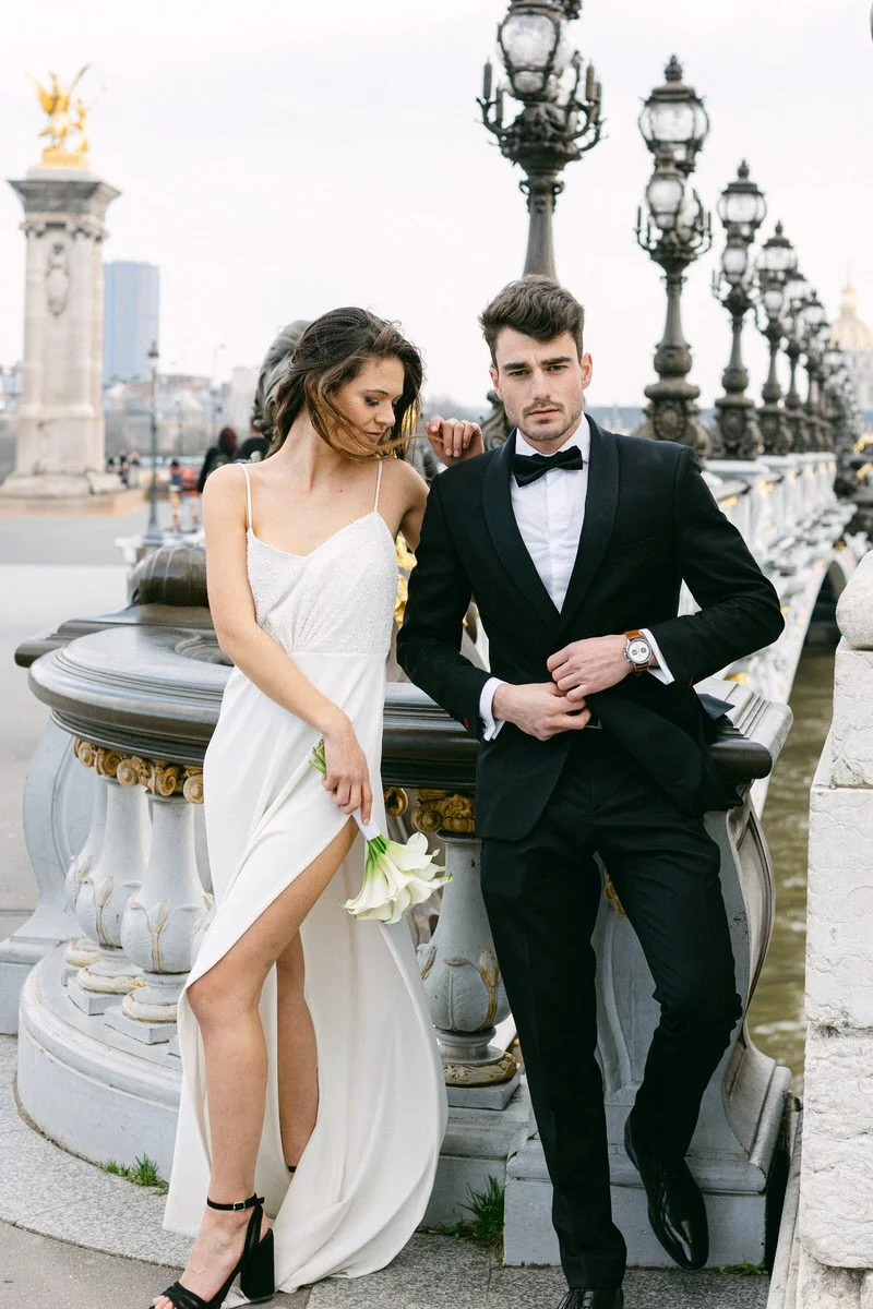 couple on Pont Alexandre 3