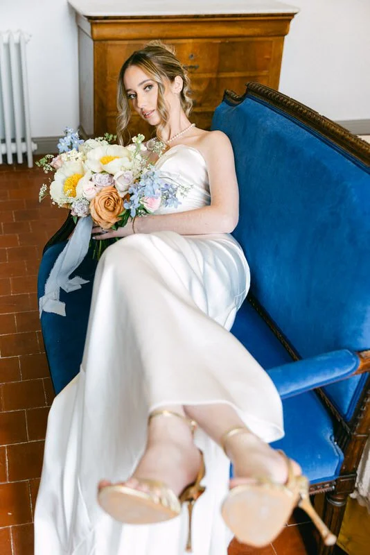 bride posing in seriege