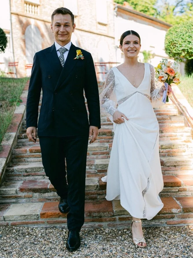☀️✨ &Eacute;lodie &amp; Romain ✨☀️
Two lucky newlyweds&hellip; a radiant sun, a beautiful venue, and a day filled with love at Domaine de Gailhaguet. 🤍
Between laughter, emotions, and meaningful glances, every moment carried the magic of a truly unf