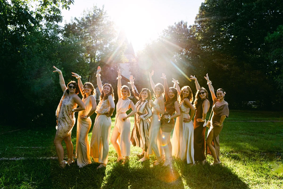 photo des témoins à la golden hour