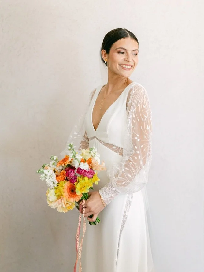 There&rsquo;s something so special about bridal preparations &mdash; surrounded by the people who love you most. Your mum, your sister, your closest friends&hellip; your biggest fans, always there for you. 🤍
I absolutely love these moments. The laug