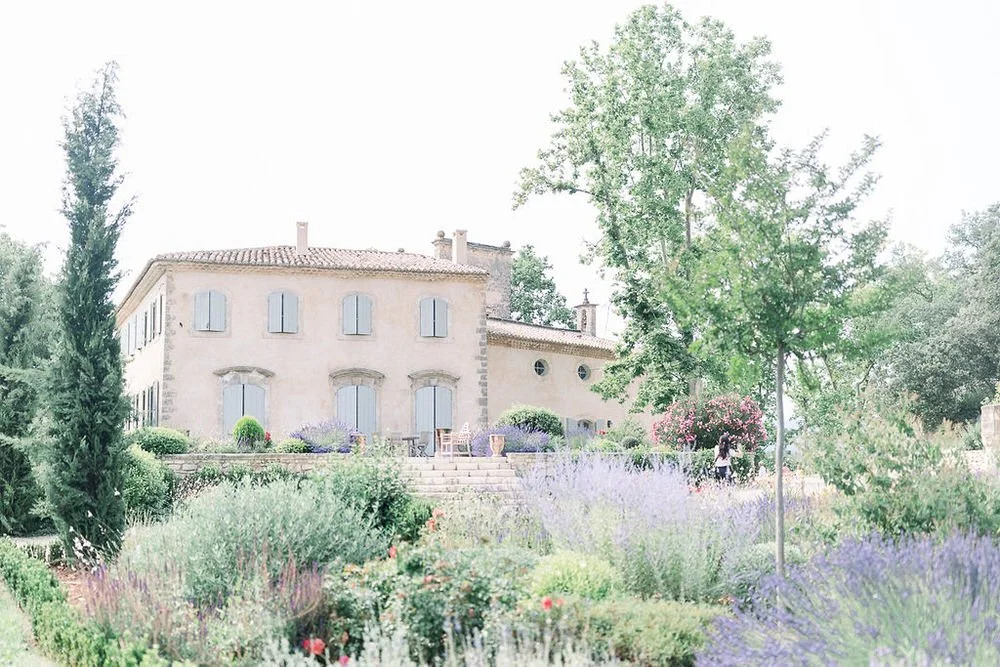 Elegant wedding at Château de Mille in Provence surrounded by vineyards and golden light, perfect for a South of France destination wedding