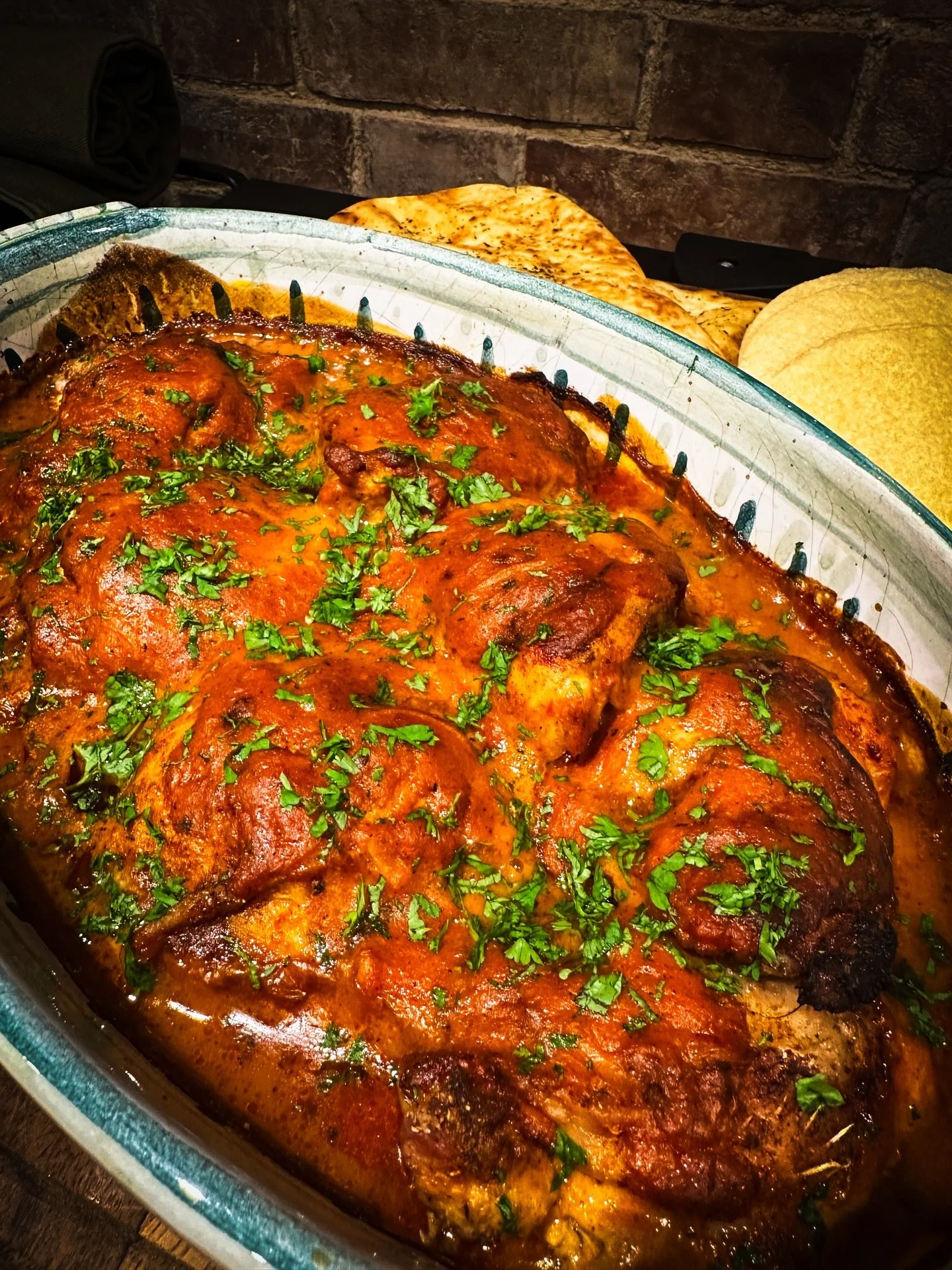 Tonight&rsquo;s midweek meal, butter chicken with naan breads and poppadoms 🙌🏼
#midweekmeals