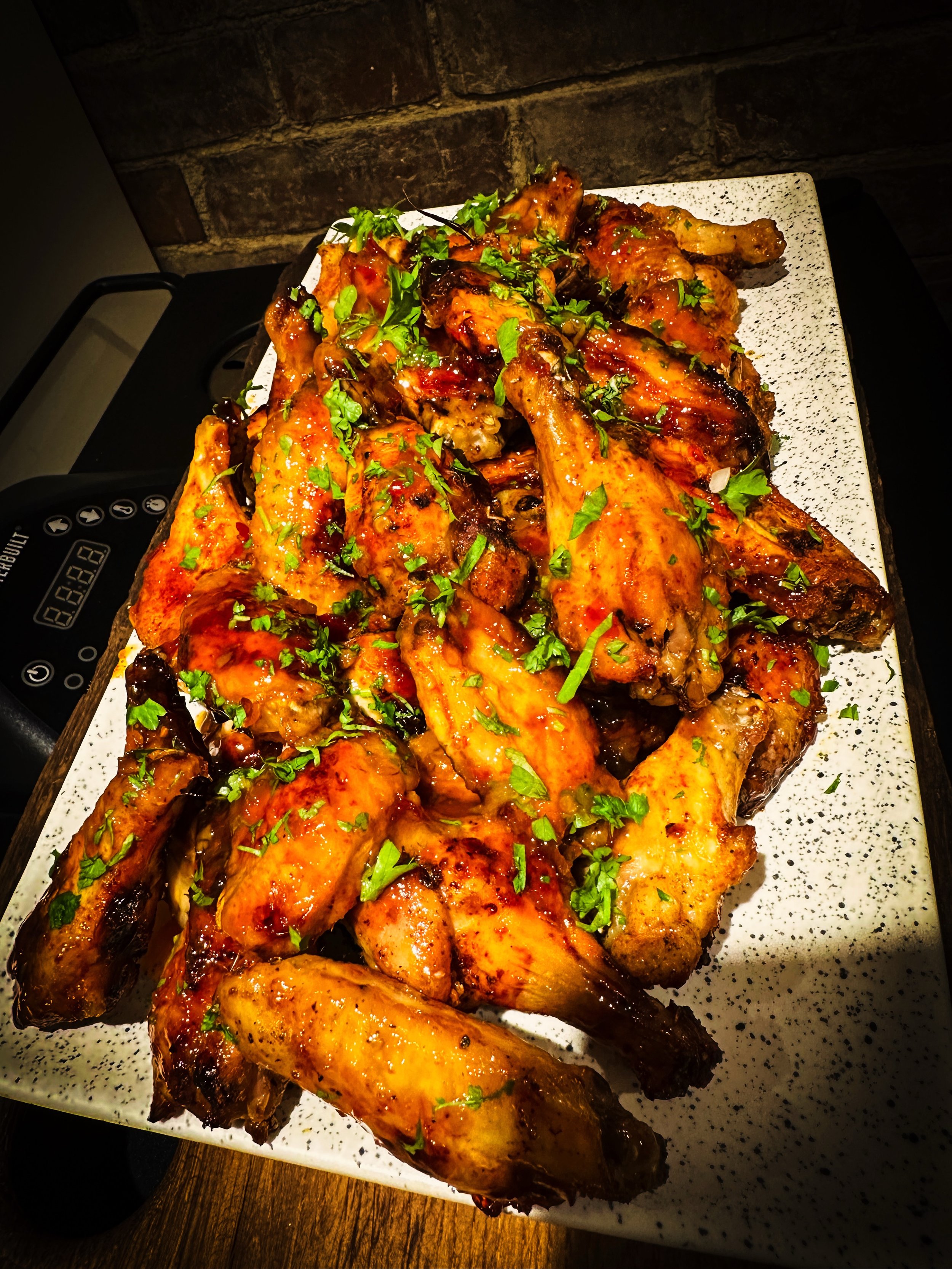 Wings. Fire. Cold beer.
That&rsquo;s Wing Wednesday sorted.

No fancy tricks &mdash; just proper wings cooked over flame, good smoke in the air, and enough heat to keep things interesting.

Midweek doesn&rsquo;t need much more than that.

#WingWednes