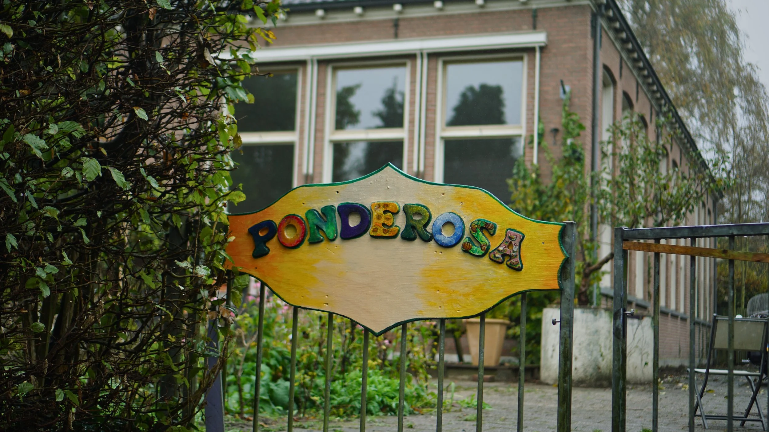 Het hek van de Ponderosa in Ellecom