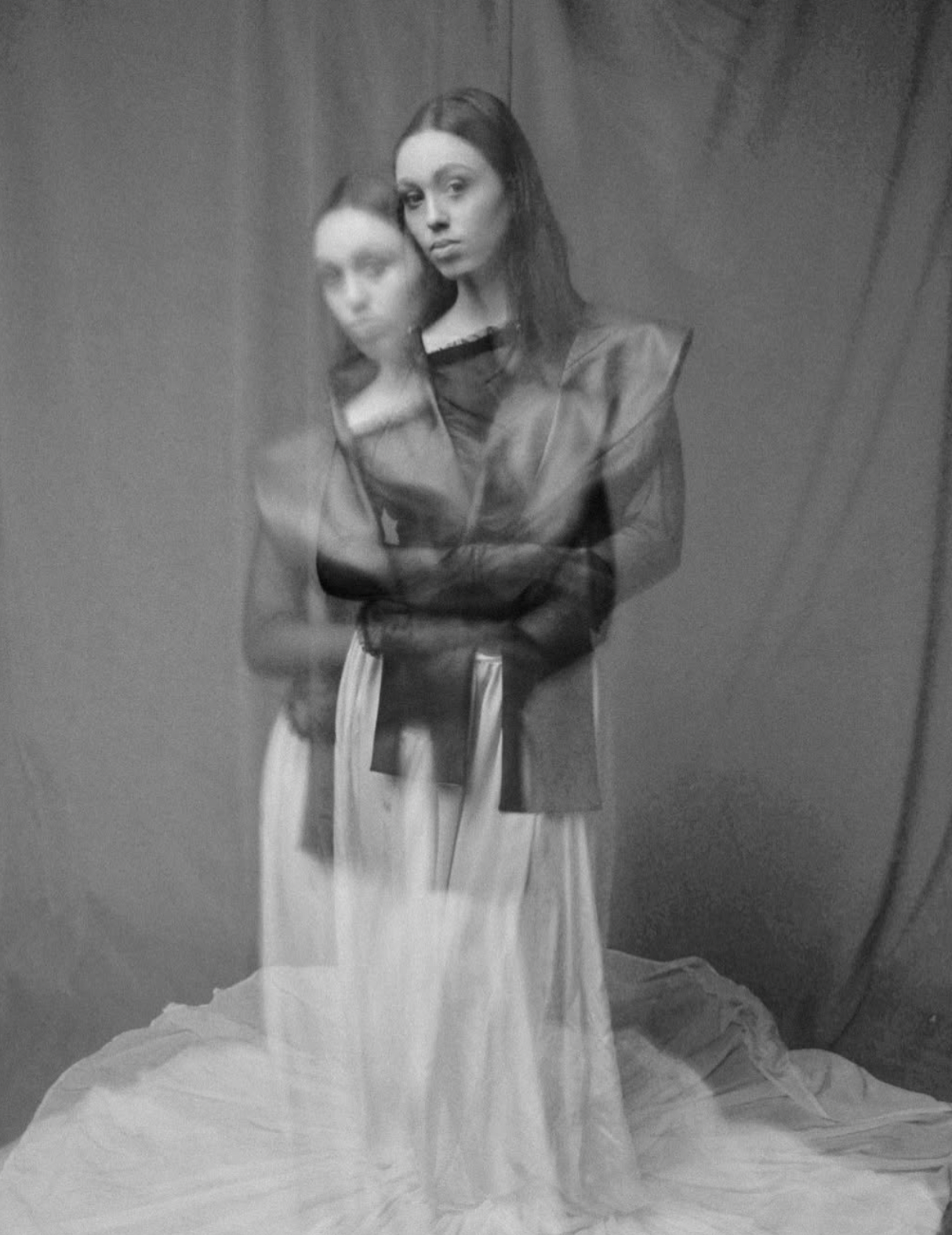 Creative Direction and Styling : @anna.wernerr @1wstudio
Designer : @_alicejade_ & @eleni____pa
Model: @maelissandtaissia
Makeup artist : @k_mua_oxford Photographer: @flavphd