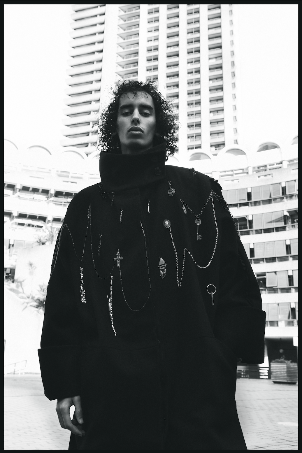 Model: Salim @shmosbyyyy from @magnitude.models
Photography & AD: @gildvph
Hair: @_crispyneonblack
Designer: @_alicejade_