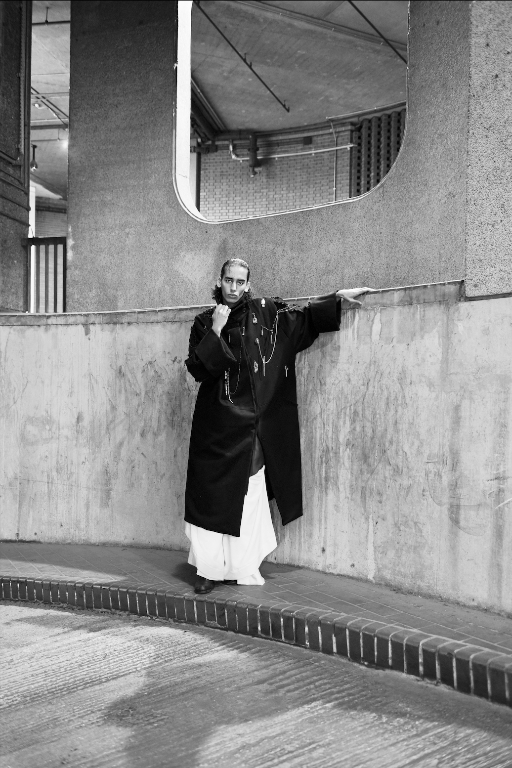 Model: Salim @shmosbyyyy from @magnitude.models
Photography & AD: @gildvph
Hair: @_crispyneonblack
Designer: @_alicejade_