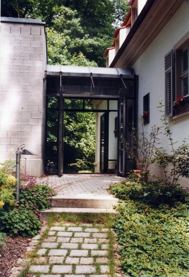 8932_F007.jpg